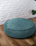 Carica l'immagine nel visualizzatore della galleria, Pouf rotondo in velluto a coste, perfetto per un bambino - comfort per il tuo piccolo