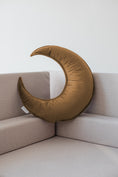 Cargar la imagen en la vista de la galería, Almohada decorativa príncipe de terciopelo