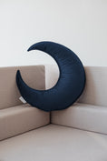 Cargar la imagen en la vista de la galería, Almohada decorativa príncipe de terciopelo