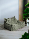 Cargar la imagen en la vista de la galería, Poltrona Orsetto – Comfort e stile in velluto a coste largo