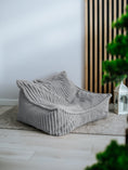 Cargar la imagen en la vista de la galería, Poltrona Orsetto – Comfort e stile in velluto a coste largo