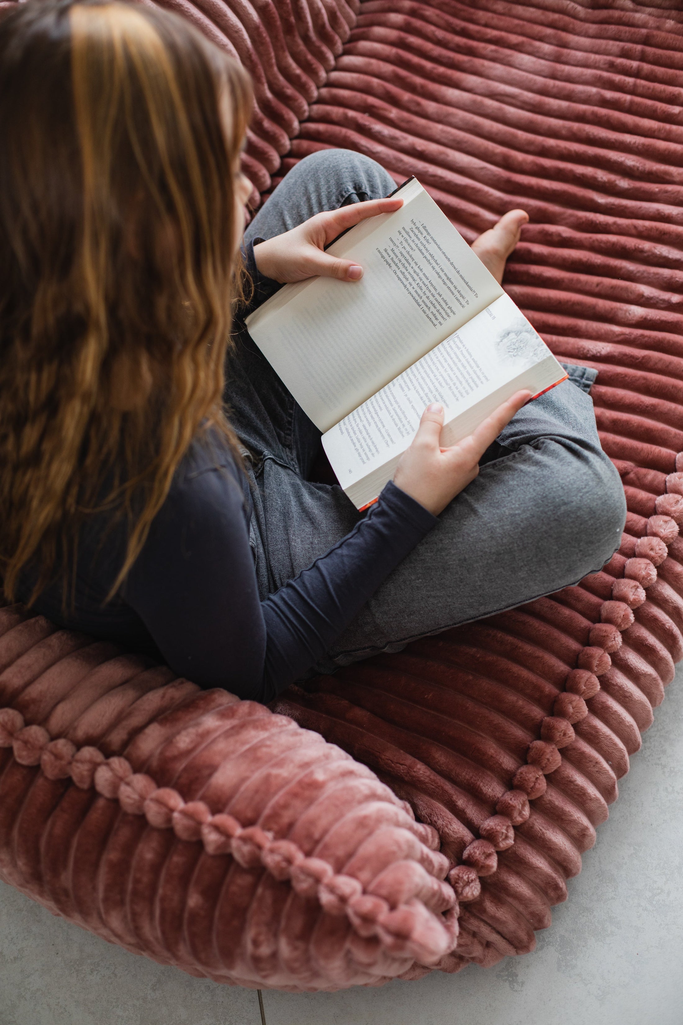Divano per bambini - morbido, comodo, perfetto per riposare e giocare