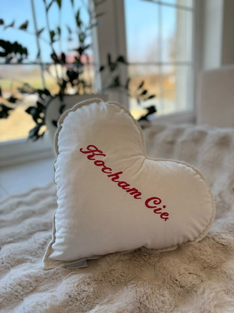 Cuscino in velluto a forma di cuore per San Valentino con ricamo personalizzato